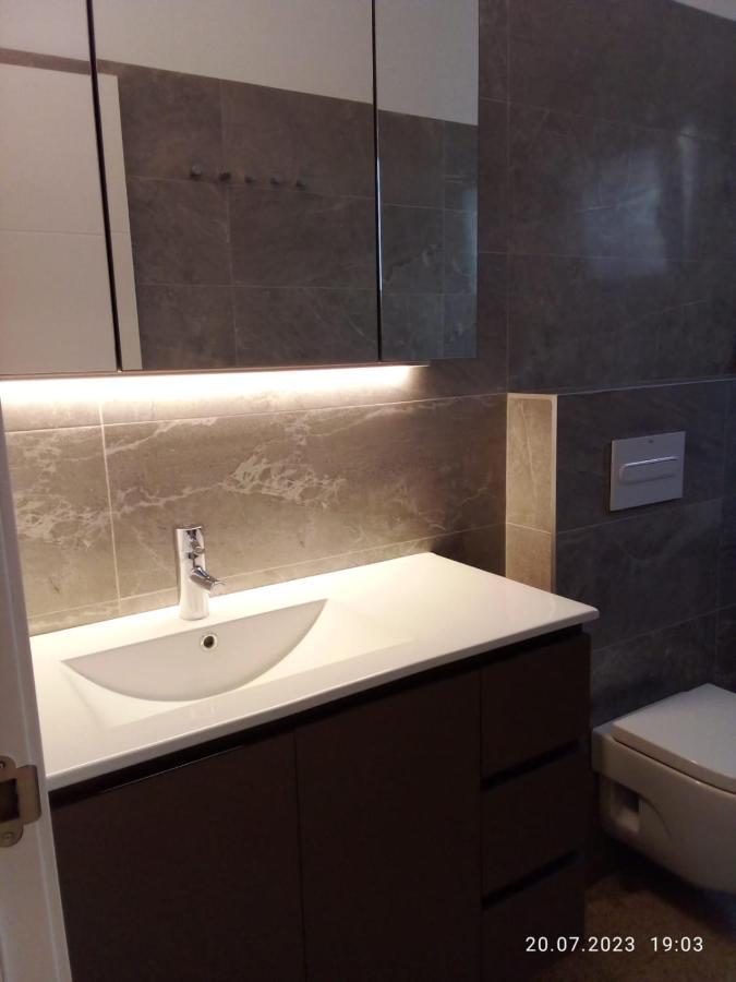 2 Bedroom Large Modern Apartment In Blanes Old Town 50M From The Beach! Zewnętrze zdjęcie